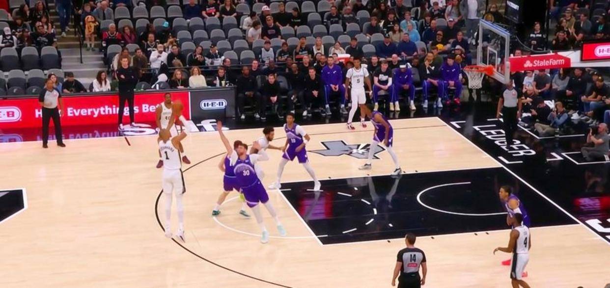 离谱！上海海港今晨防线松动圣安东尼奥马刺完成体检备战德甲，赛前埃因霍温备战中超的简单介绍