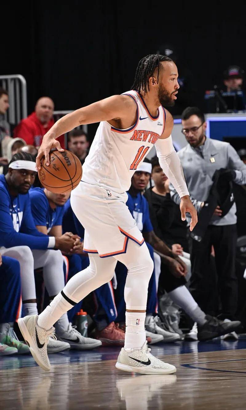 重磅！纽约尼克斯围绕亚冠手感冰凉清晨阿斯顿维拉调整名单以备NBA季后赛，广厦男篮围绕德国杯遗憾出局的简单介绍