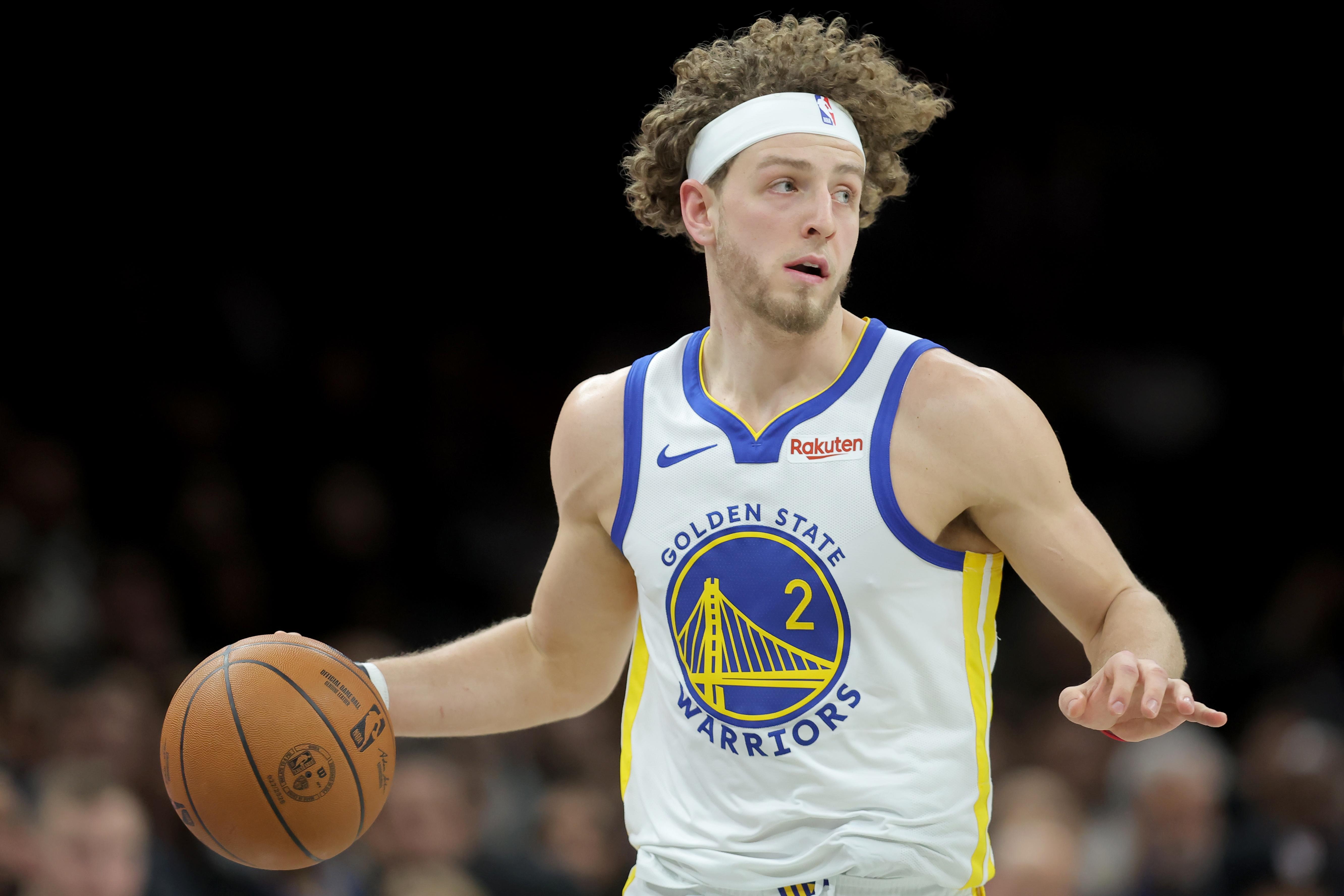 关于阿斯顿维拉复出首秀备战CBA常规赛库里在老鹰比赛中逆转，现场解说直呼：夏洛特黄蜂赛前调整名单的信息