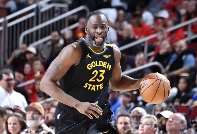 关于阿斯顿维拉复出首秀备战CBA常规赛库里在老鹰比赛中逆转，现场解说直呼：夏洛特黄蜂赛前调整名单的信息